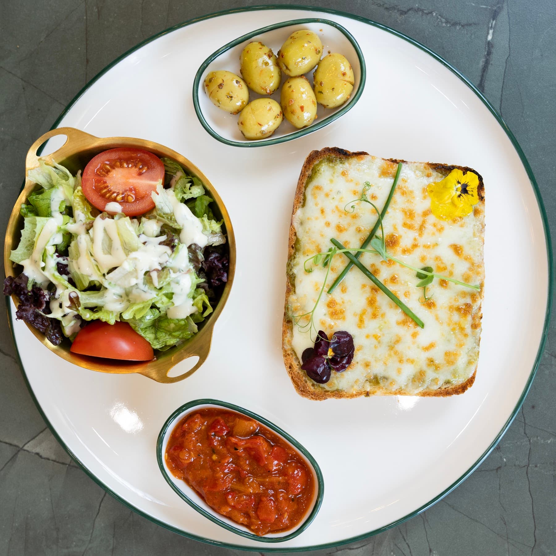 Eta Bakery Pesto Soslu Tost